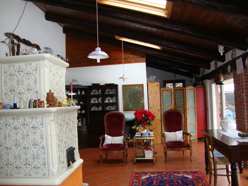 Cascina Nel Bosco Bed & Breakfast Moncucco Torinese ภายนอก รูปภาพ
