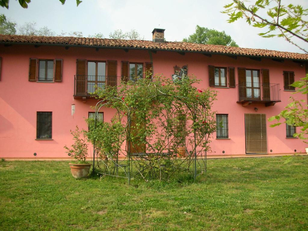 Cascina Nel Bosco Bed & Breakfast Moncucco Torinese ภายนอก รูปภาพ