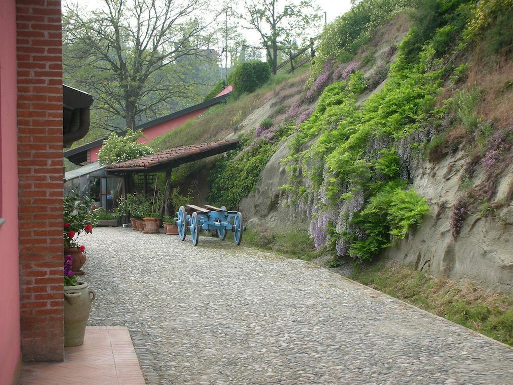 Cascina Nel Bosco Bed & Breakfast Moncucco Torinese ภายนอก รูปภาพ