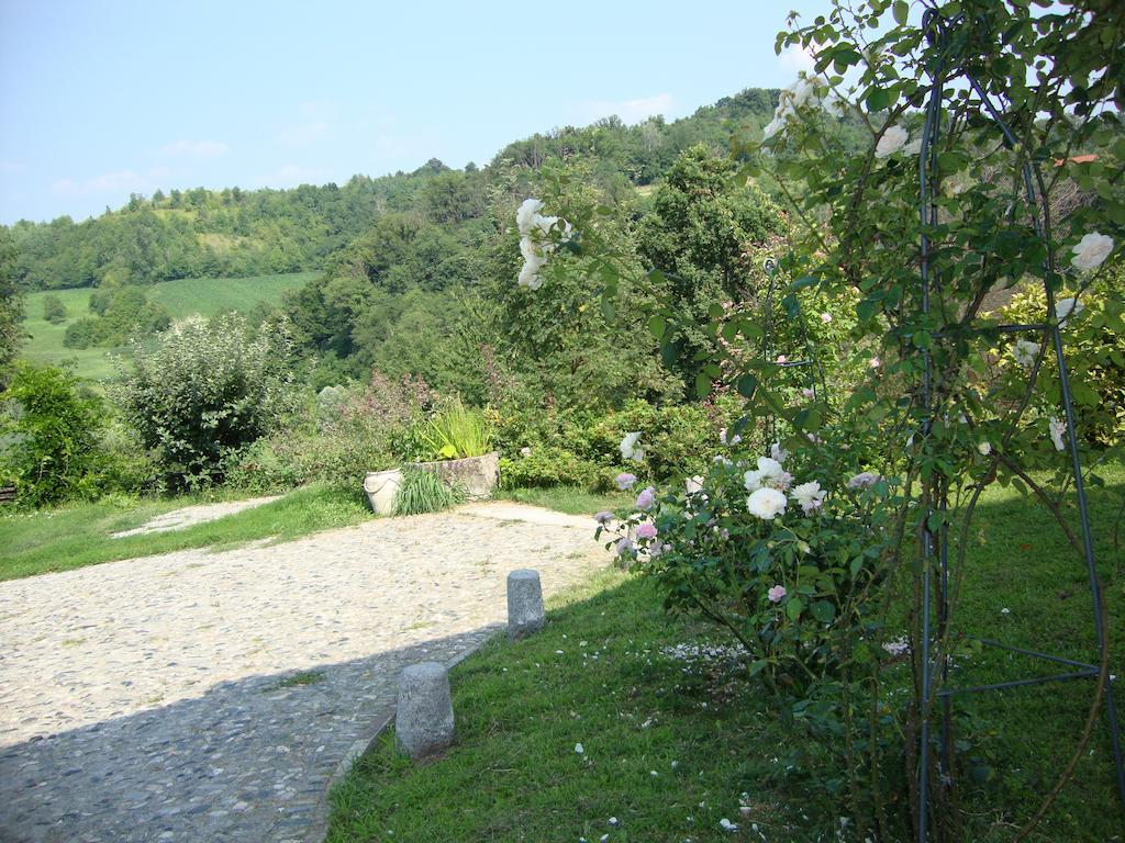 Cascina Nel Bosco Bed & Breakfast Moncucco Torinese ภายนอก รูปภาพ